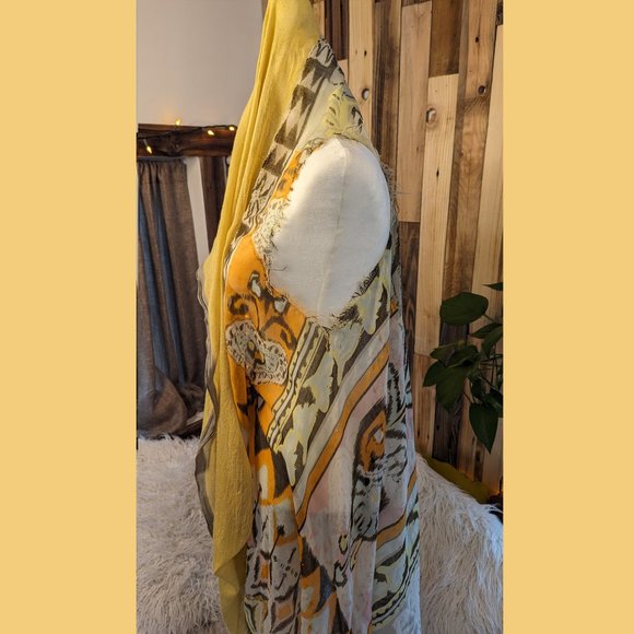 ONE-OF-A-KIND LUTH GARDE HOODED SHAWL VEST - Picture 4 of 5